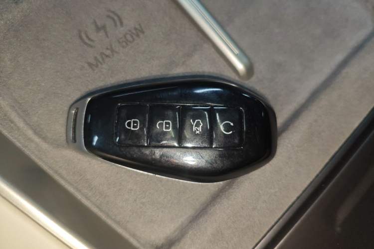 Used Denza Z9 2024 1100 km Four-Wheel Drive Max Version Interior 1