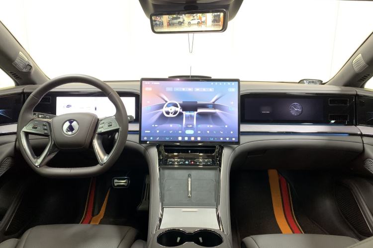 Used Denza Z9 2024 1100 km Four-Wheel Drive Max Version Interior 11