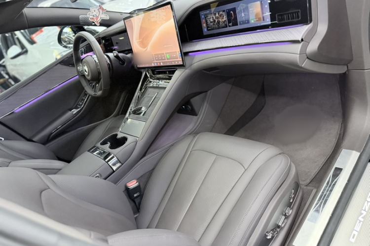 Used Denza Z9 2024 1100 km Four-Wheel Drive Max Version Interior 3