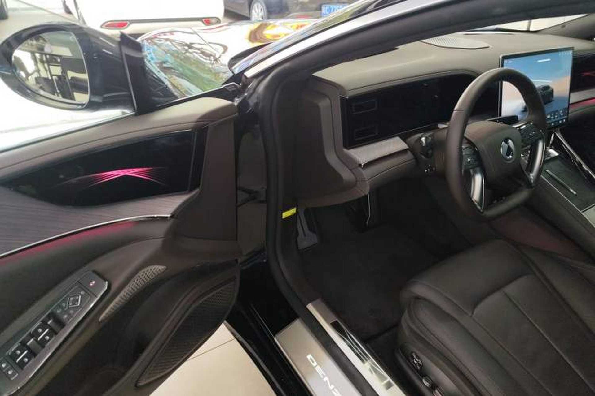 Used Denza Z9 2024 1100 km Four-Wheel Drive Max Version Interior 3
