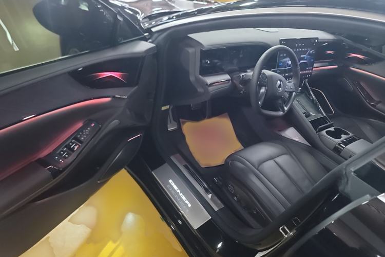 Used Denza Z9 2024 1100 km All-Wheel-Drive Ultra Version Interior 3