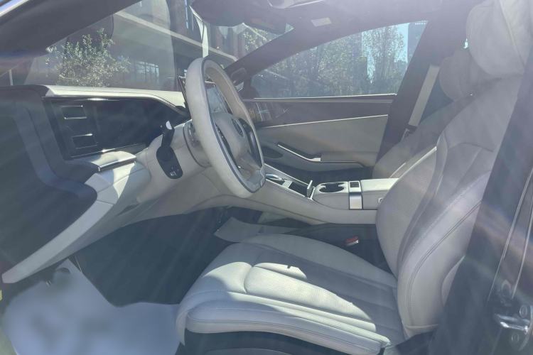Used Denza Z9 2024 1100 km Four-Wheel Drive Max Version Interior 3