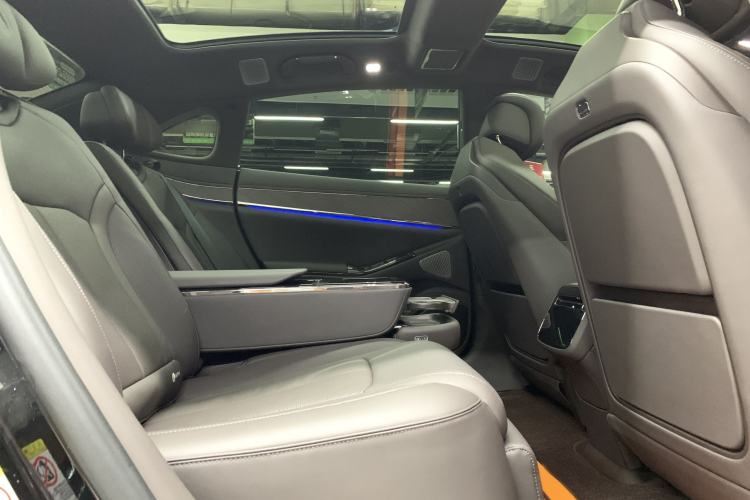 Used Denza Z9 2024 1100 km Four-Wheel Drive Max Version Interior 6