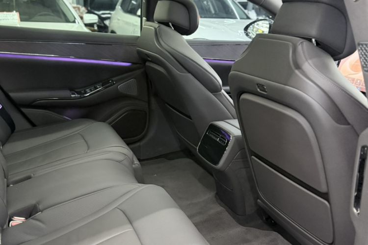 Used Denza Z9 2024 1100 km Four-Wheel Drive Max Version Interior 7