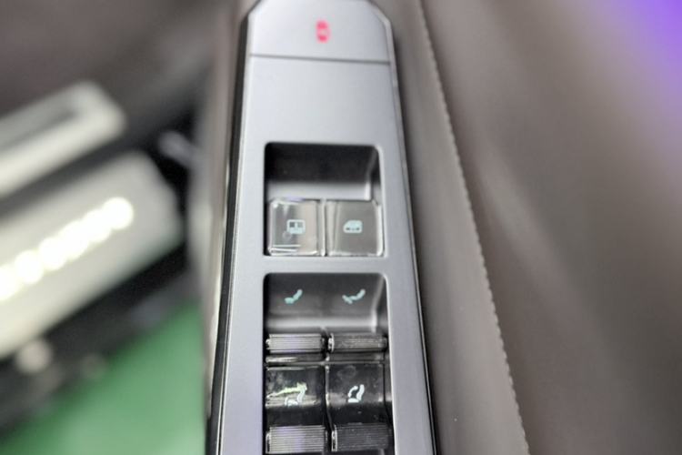 Used Denza Z9 2024 1100 km Four-Wheel Drive Max Version Interior 8