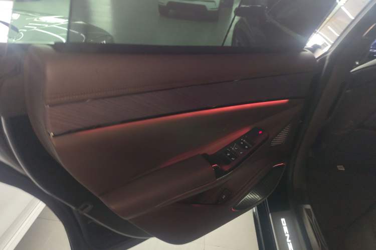 Used Denza Z9 2024 1100 km All-Wheel-Drive Ultra Version Interior 8