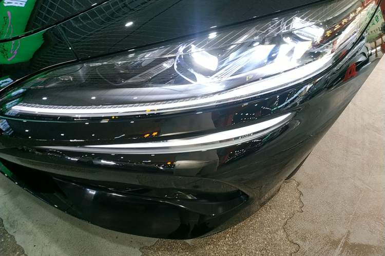 Used Denza Z9 2024 1100 km Four-Wheel Drive Pro Version Left Front Headlight