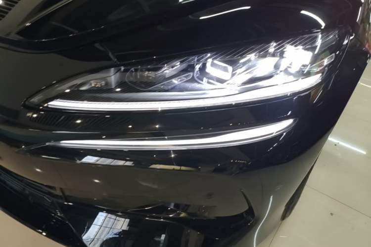 Used Denza Z9 2024 1100 km Four-Wheel Drive Max Version Left Front Headlight