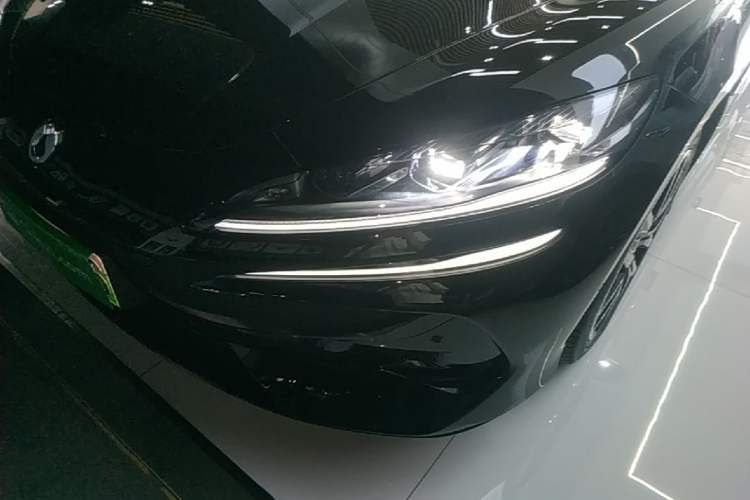 Used Denza Z9 2024 1100 km Four-Wheel Drive Max Version Left Front Headlight