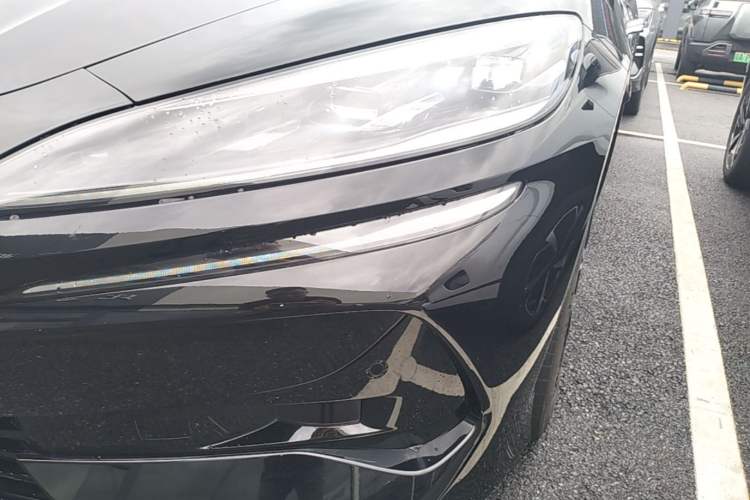 Used Denza Z9 2024 1100 km Four-Wheel Drive Max Version Left Front Headlight