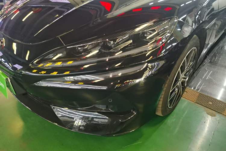 Used Denza Z9 2024 1100 km Four-Wheel Drive Max Version Left Front Headlight