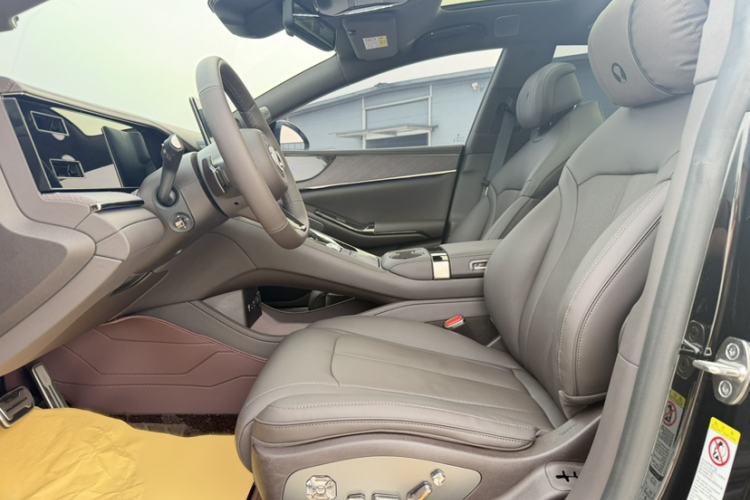 Used Denza Z9 2024 1100 km Four-Wheel Drive Max Version Left Front Seat