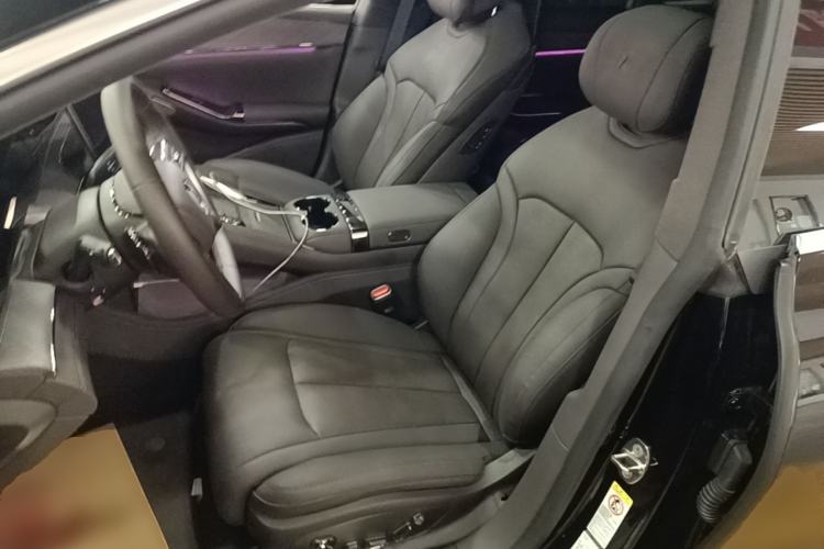 Used Denza Z9 2024 1100 km All-Wheel-Drive Ultra Version Left Front Seat