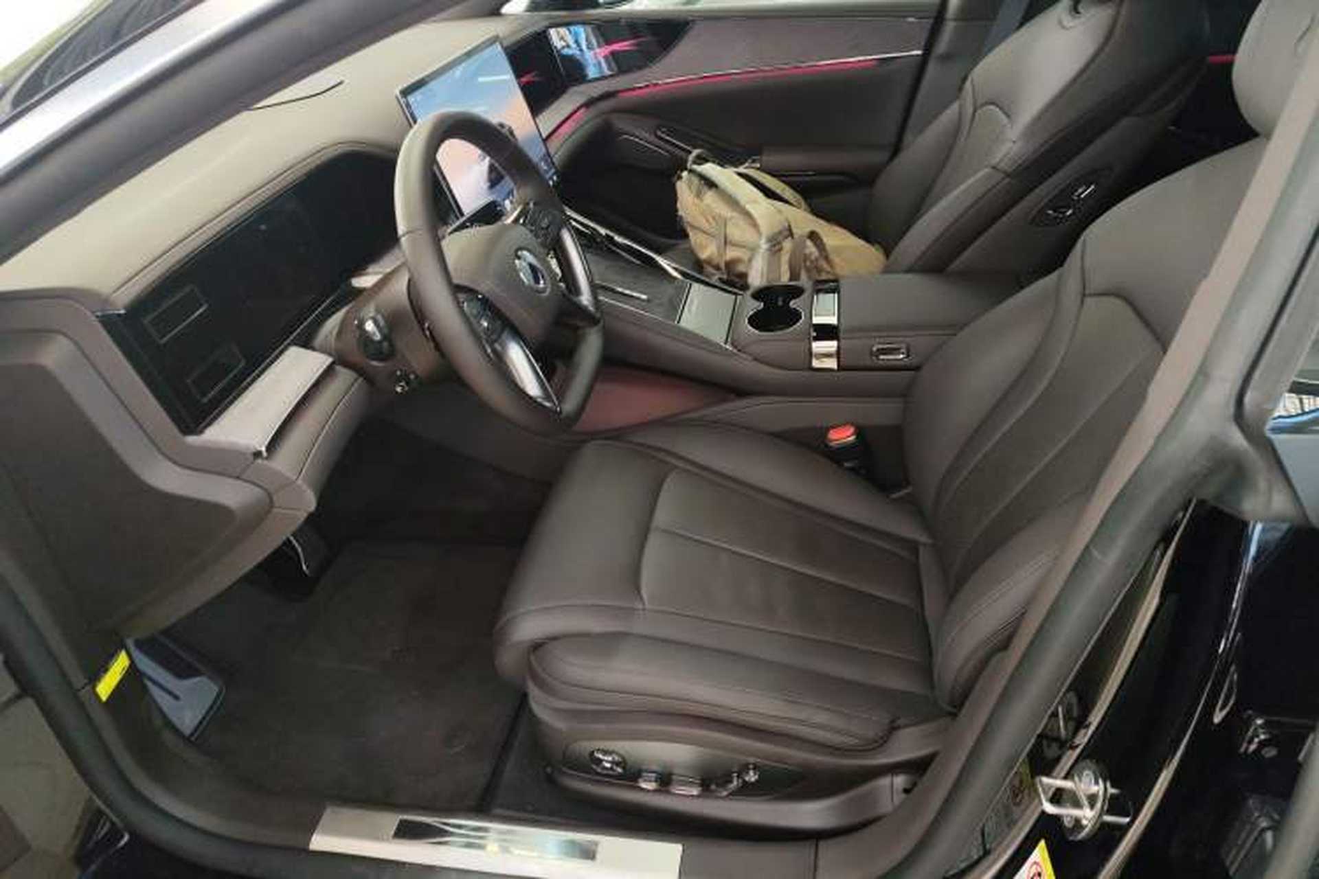 Used Denza Z9 2024 1100 km Four-Wheel Drive Max Version Left Front Seat