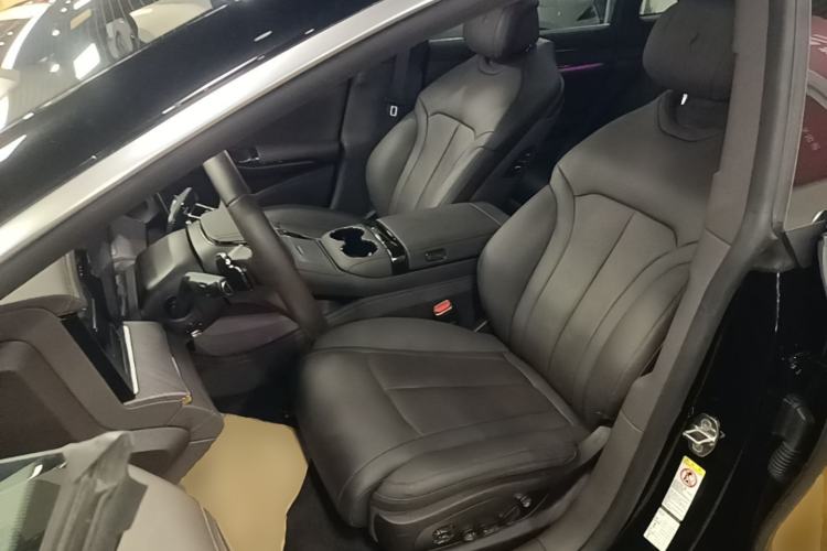 Used Denza Z9 2024 1100 km Four-Wheel Drive Max Version Left Front Seat
