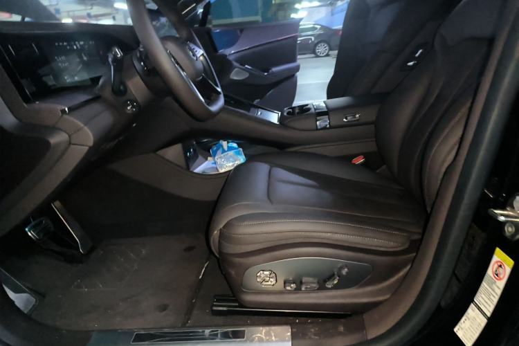Used Denza Z9 2024 1100 km All-Wheel-Drive Ultra Version Left Front Seat