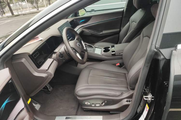 Used Denza Z9 2024 1100 km Four-Wheel Drive Max Version Left Front Seat