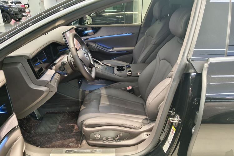 Used Denza Z9 2024 1100 km All-Wheel-Drive Ultra Version Left Front Seat