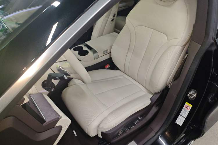 Used Denza Z9 2024 1100 km Four-Wheel Drive Max Version Left Front Seat