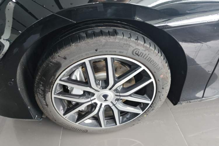 Used Denza Z9 2024 1100 km Four-Wheel Drive Max Version Left Front Wheel Hub