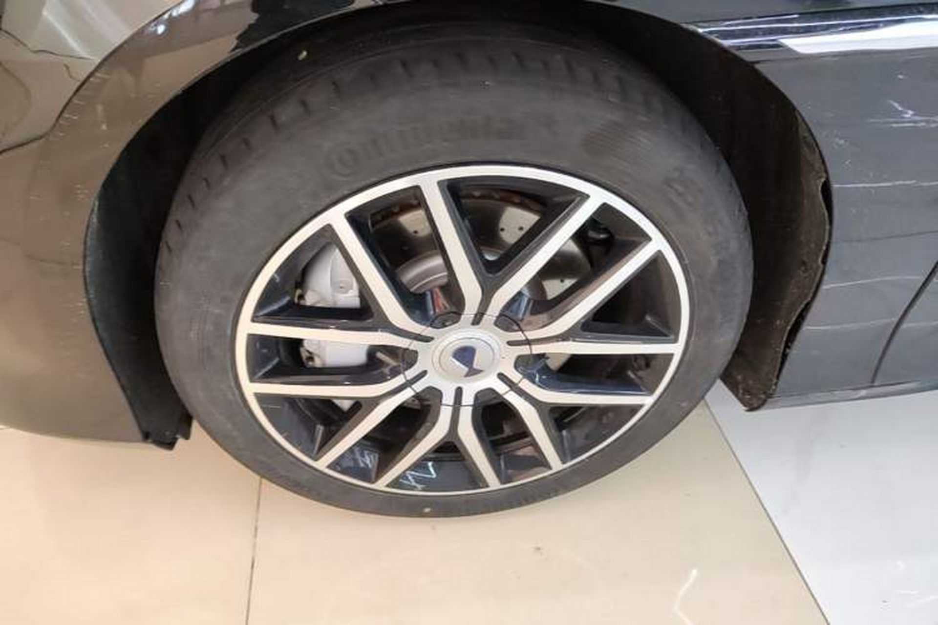 Used Denza Z9 2024 1100 km Four-Wheel Drive Max Version Left Front Wheel Hub