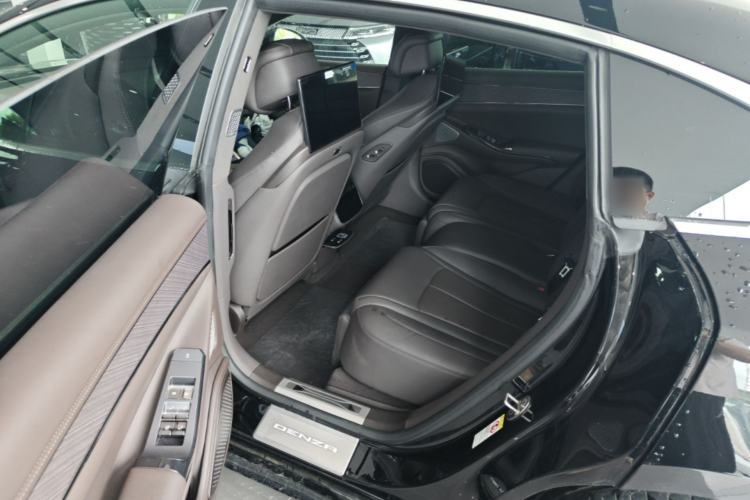 Used Denza Z9 2024 1100 km Four-Wheel Drive Max Version Left Rear Seat