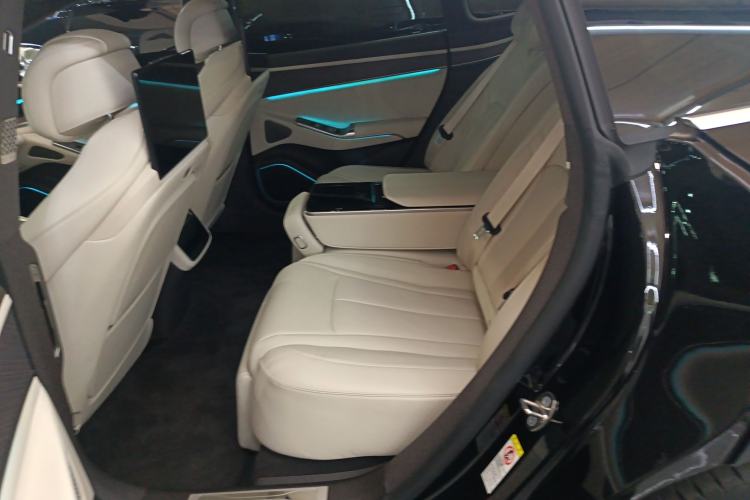 Used Denza Z9 2024 1100 km All-Wheel-Drive Ultra Version Left Rear Seat
