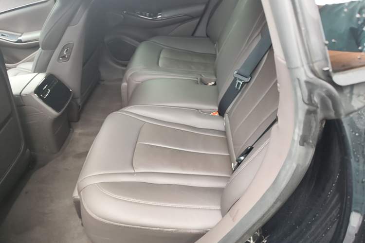 Used Denza Z9 2024 1100 km Four-Wheel Drive Max Version Left Rear Seat