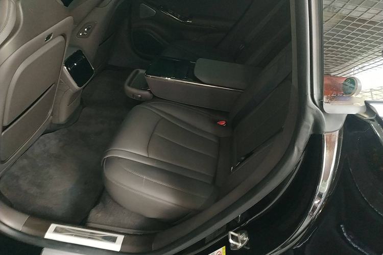 Used Denza Z9 2024 1100 km Four-Wheel Drive Pro Version Left Rear Seat