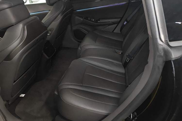 Used Denza Z9 2024 1100 km Four-Wheel Drive Max Version Left Rear Seat