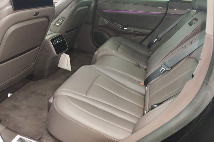 Used Denza Z9 2024 1100 km Four-Wheel Drive Max Version Left Rear Seat