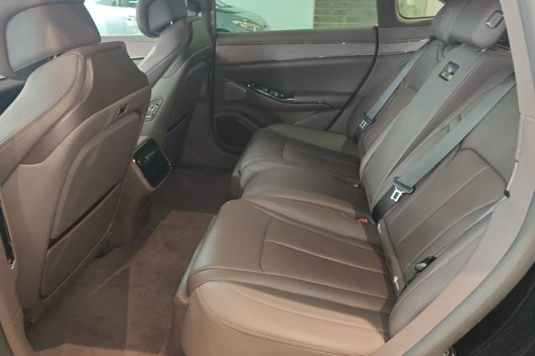 Used Denza Z9 2024 1100 km Four-Wheel Drive Max Version Left Rear Seat