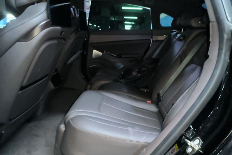 Used Denza Z9 2024 1100 km All-Wheel-Drive Ultra Version Left Rear Seat