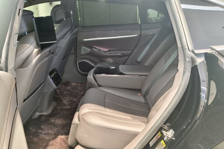 Used Denza Z9 2024 1100 km All-Wheel-Drive Ultra Version Left Rear Seat