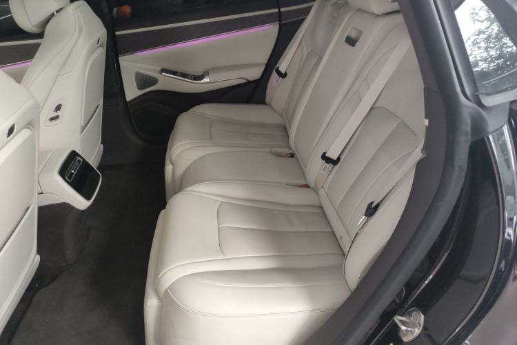 Used Denza Z9 2024 630 km All-Wheel Drive Max Version Left Rear Seat