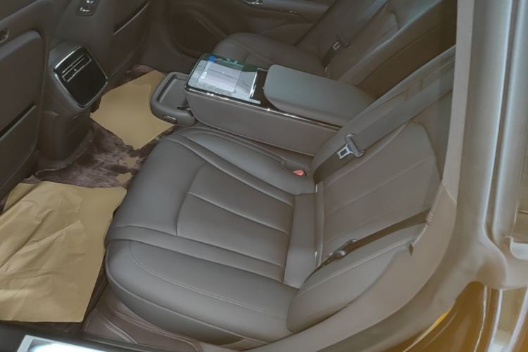 Used Denza Z9 2024 1100 km Four-Wheel Drive Pro Version Left Rear Seat