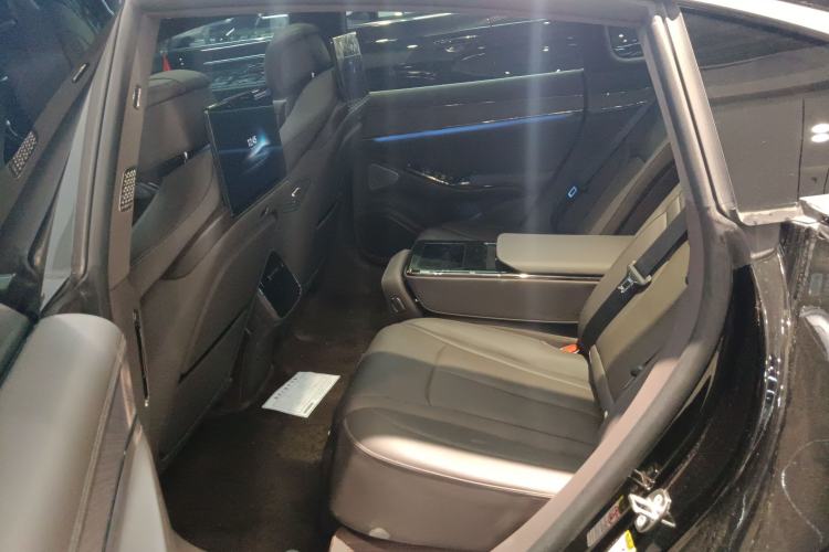 Used Denza Z9 2024 1100 km All-Wheel-Drive Ultra Version Left Rear Seat