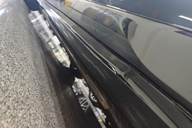 Used Denza Z9 2024 1100 km Four-Wheel Drive Max Version Left Side Sill