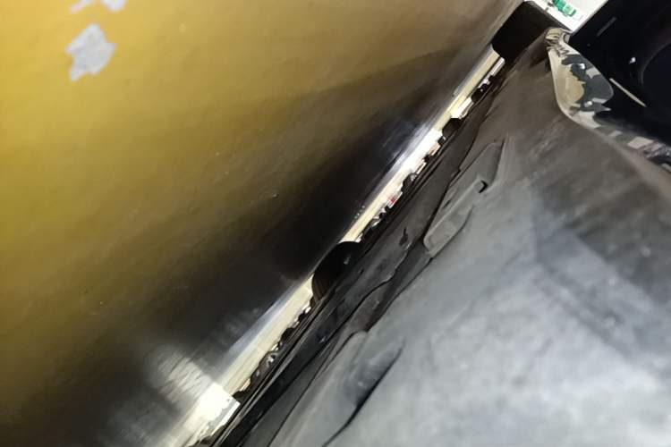 Used Denza Z9 2024 1100 km Four-Wheel Drive Max Version Left Side Sill