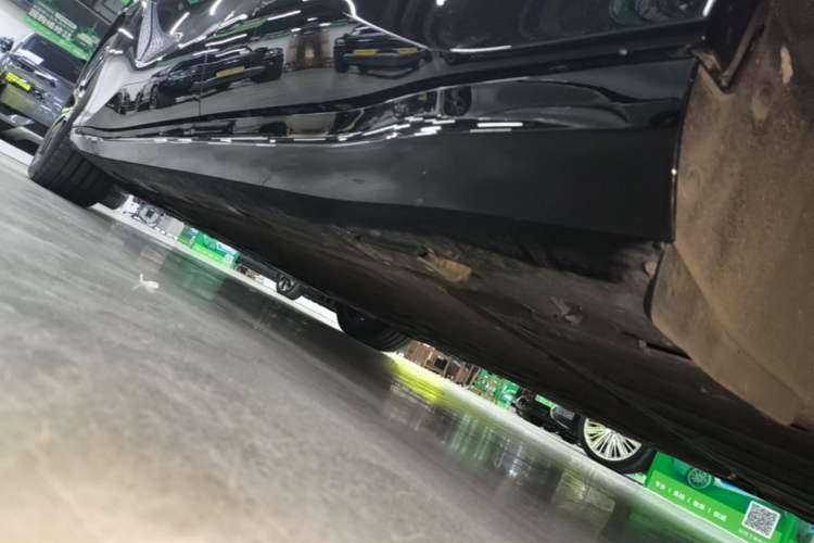 Used Denza Z9 2024 1100 km Four-Wheel Drive Max Version Left Side Sill