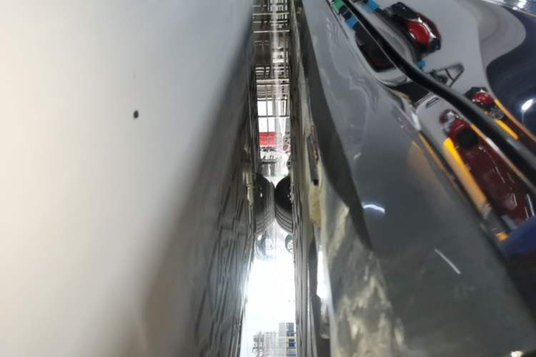 Used Denza Z9 2024 1100 km Four-Wheel Drive Max Version Left Side Sill