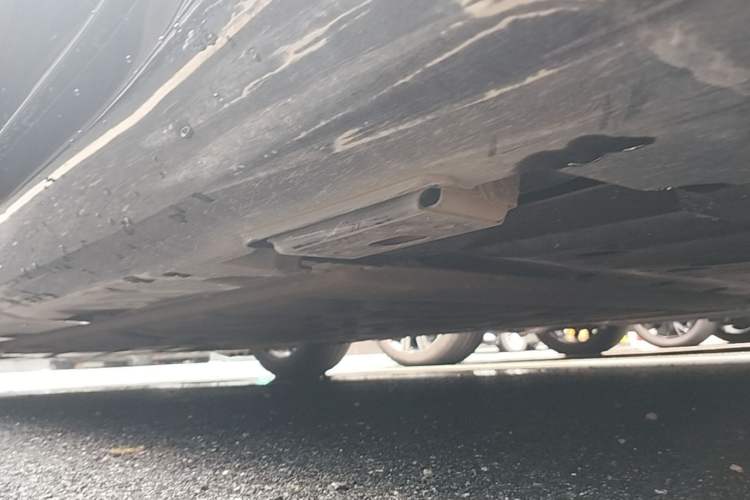 Used Denza Z9 2024 1100 km Four-Wheel Drive Max Version Left Side Sill