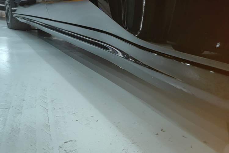 Used Denza Z9 2024 1100 km Four-Wheel Drive Pro Version Left Side Sill