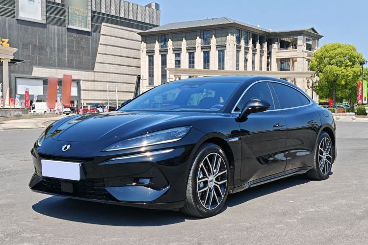 Used Denza Z9 2024 1100 km Four-Wheel Drive Max Version Guazi used car, China used car export, Used car for sale, Used cars, Cheapest cars for sale