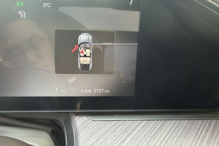 Used Denza Z9 2024 1100 km Four-Wheel Drive Pro Version Odometer Close Up