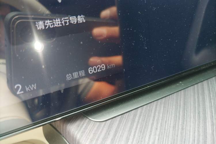 Used Denza Z9 2024 1100 km All-Wheel-Drive Ultra Version Odometer Close Up