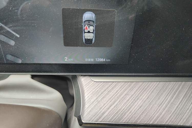 Used Denza Z9 2024 1100 km All-Wheel-Drive Ultra Version Odometer Close Up