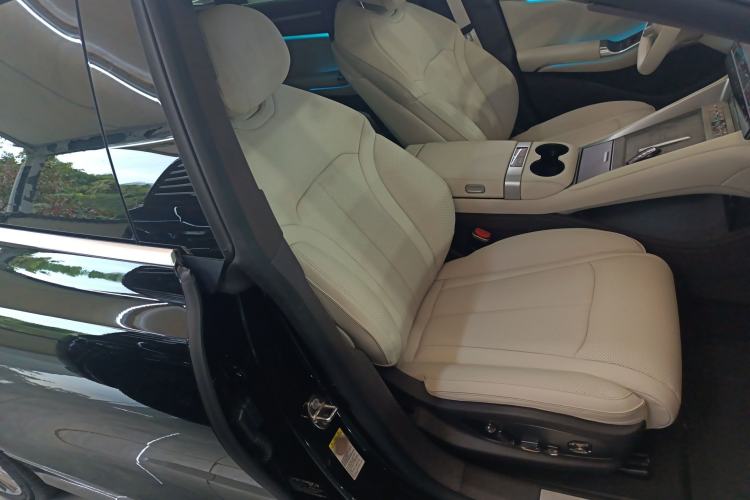 Used Denza Z9 2024 1100 km All-Wheel-Drive Ultra Version Right Front Seat