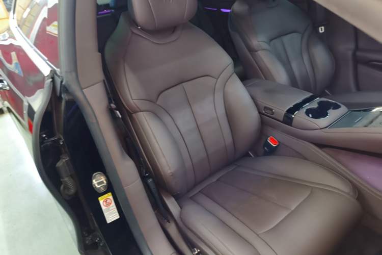 Used Denza Z9 2024 1100 km Four-Wheel Drive Max Version Right Front Seat
