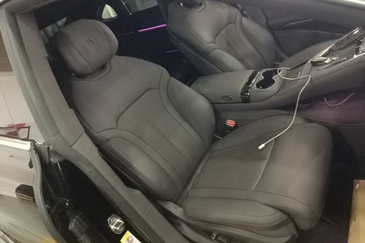 Used Denza Z9 2024 1100 km All-Wheel-Drive Ultra Version Right Front Seat